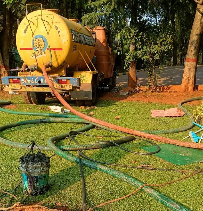 Septic & Sludge Tank Cleaning